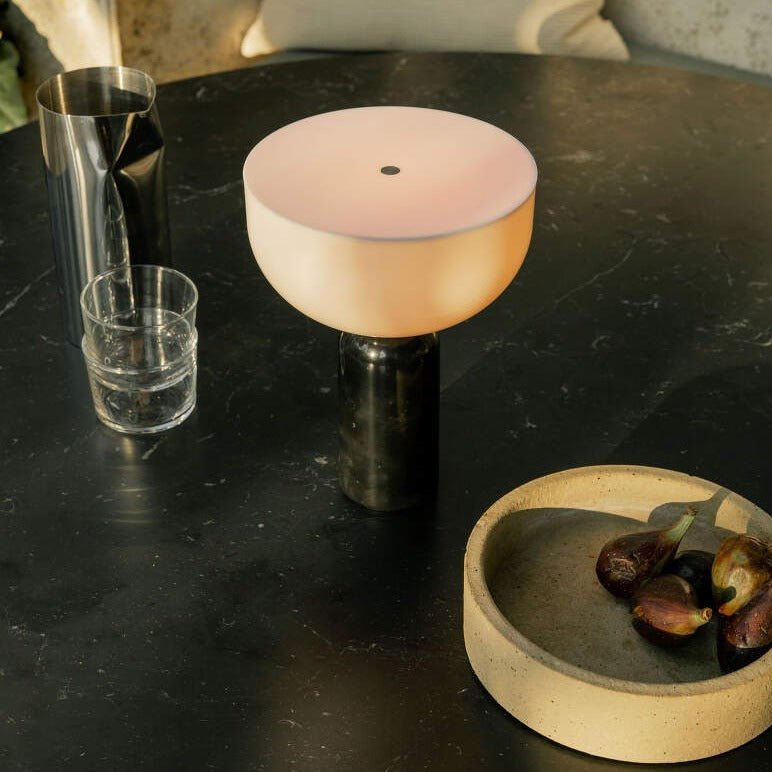 Illuminatez votre Espace avec la Beauté de la Lampe Raja en Marbre