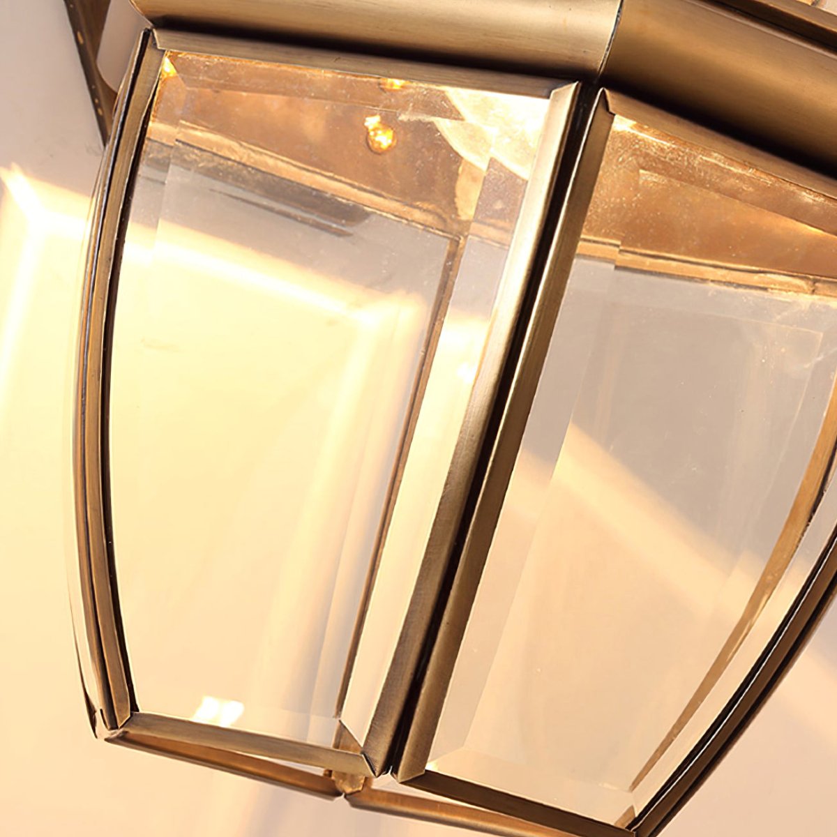 Éclairez votre Extérieur avec la Lampe Murale Retro Newbury élégante