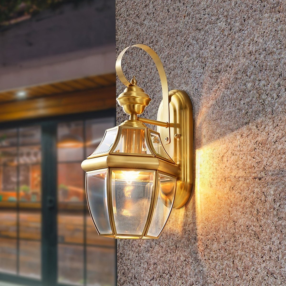 Éclairez votre Extérieur avec la Lampe Murale Retro Newbury élégante