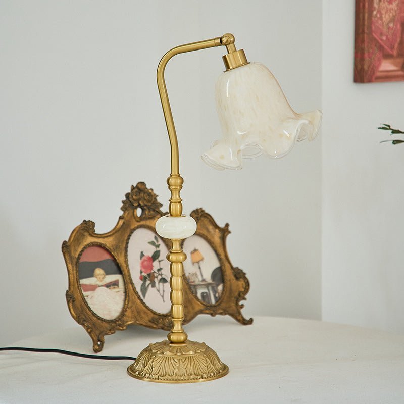 Lampe Rose au Design Vintage et élégant en Laiton Massif