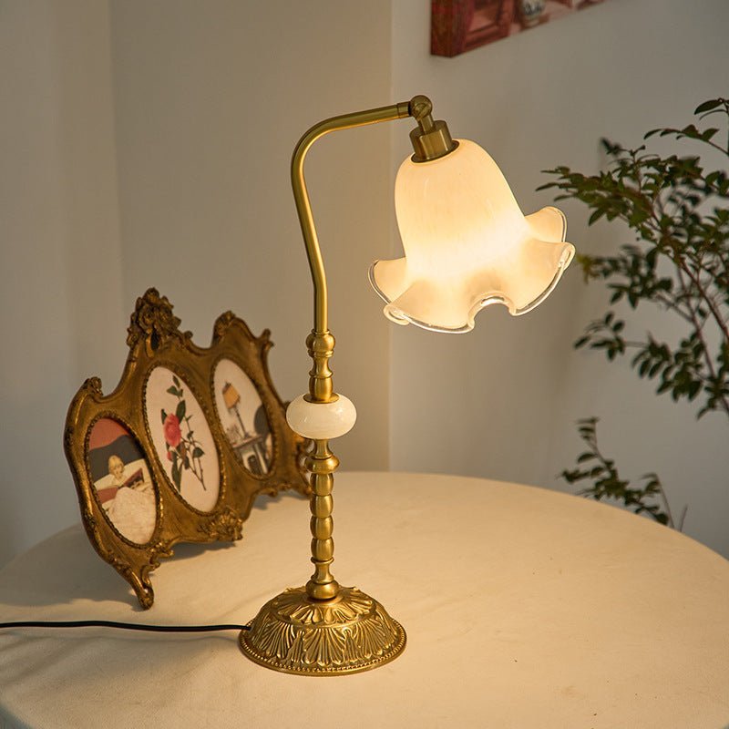 Lampe Rose au Design Vintage et élégant en Laiton Massif