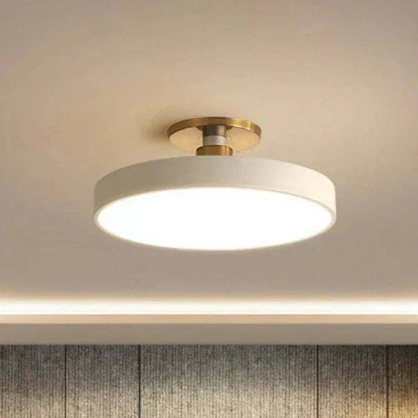 Laissez-vous Séduire par le Design Minimaliste de la Lampe Roundglow