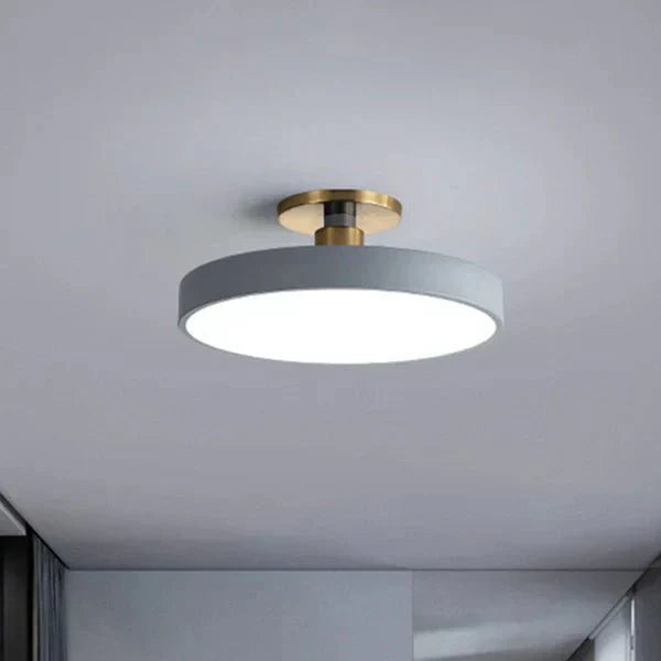 Laissez-vous Séduire par le Design Minimaliste de la Lampe Roundglow