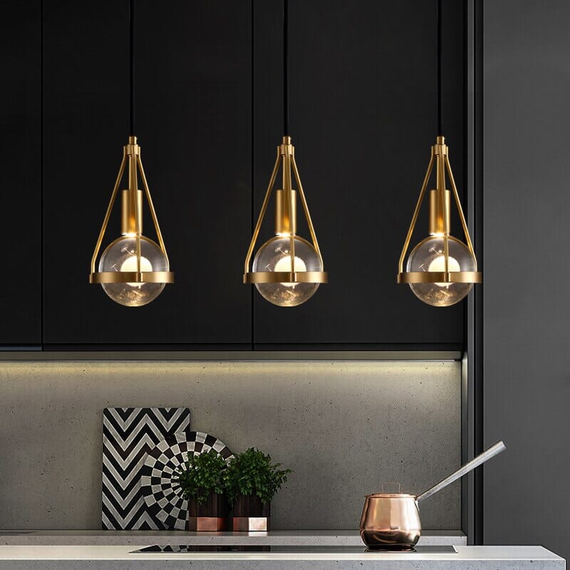 Éclairez votre Espace avec la Lampe Pendante Rowan Nordic Gold