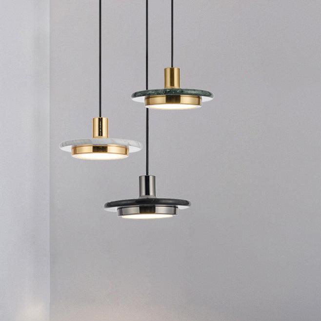 Lumineuse élégance: une Lampe en Marbre Raffinée et Moderne