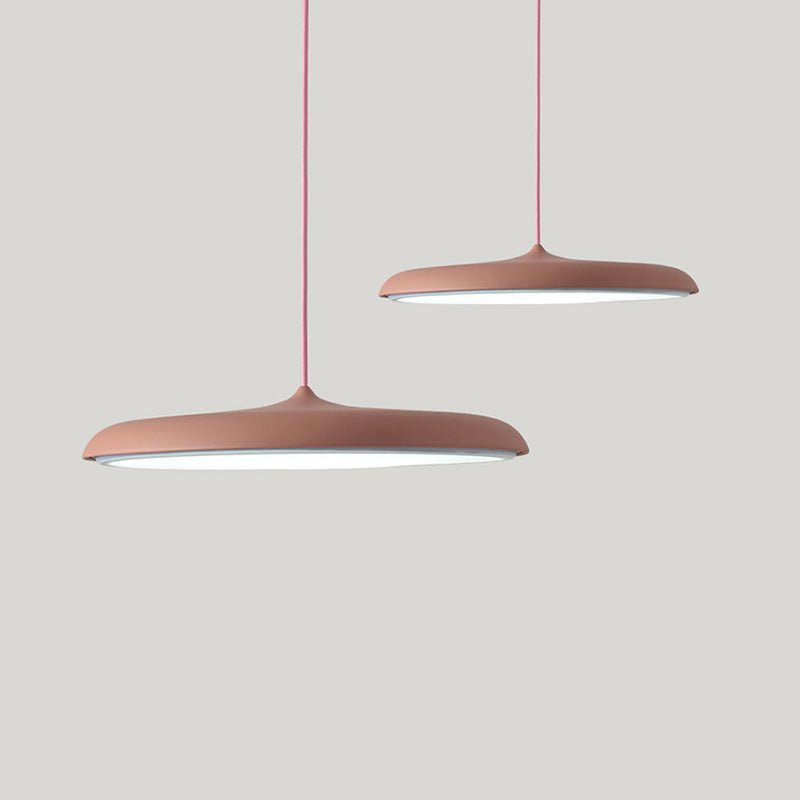 Lumière Suspendue élégante pour une Ambiance Chaleureuse à Table