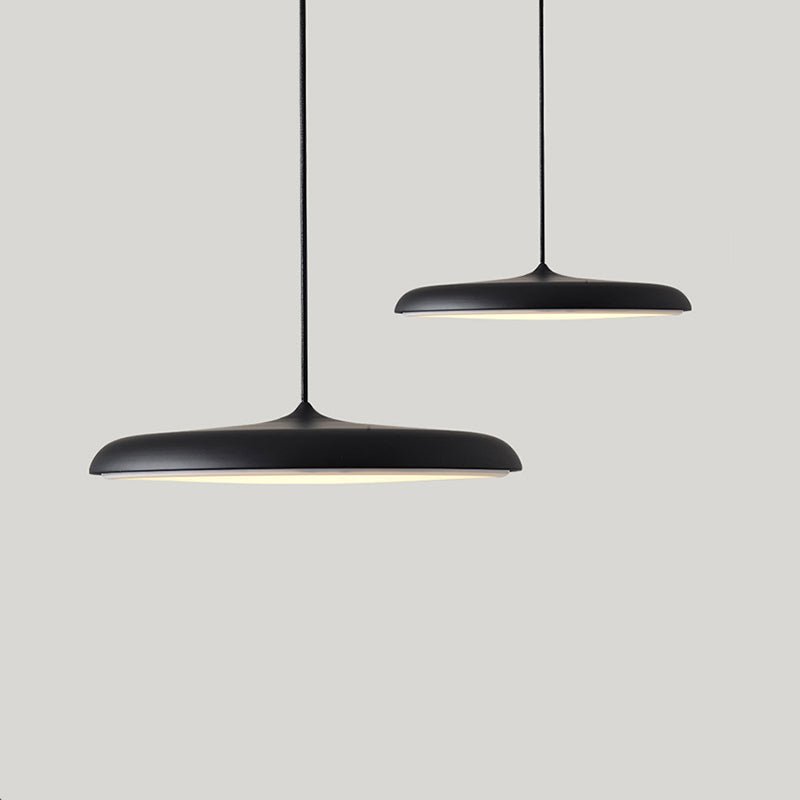 Lumière Suspendue élégante pour une Ambiance Chaleureuse à Table