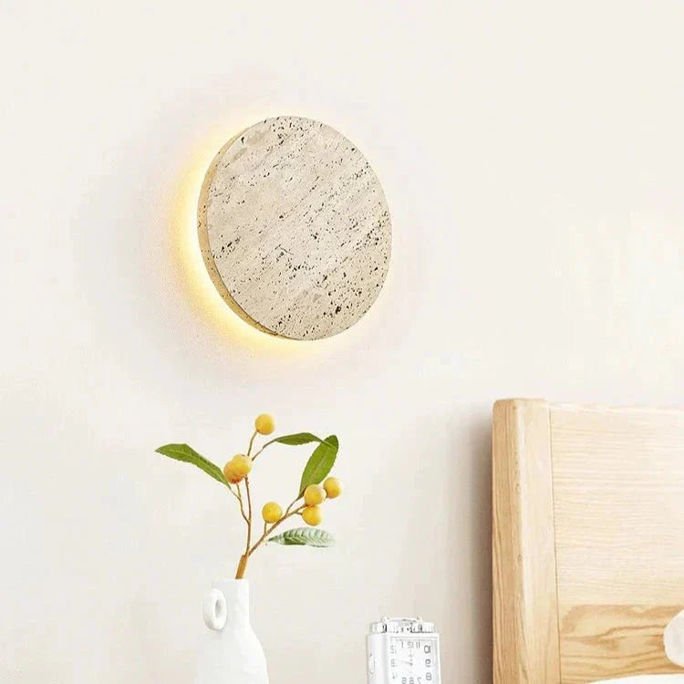 Apportez de la Chaleur avec la Lampe Murale Ronde en Travertin Stein