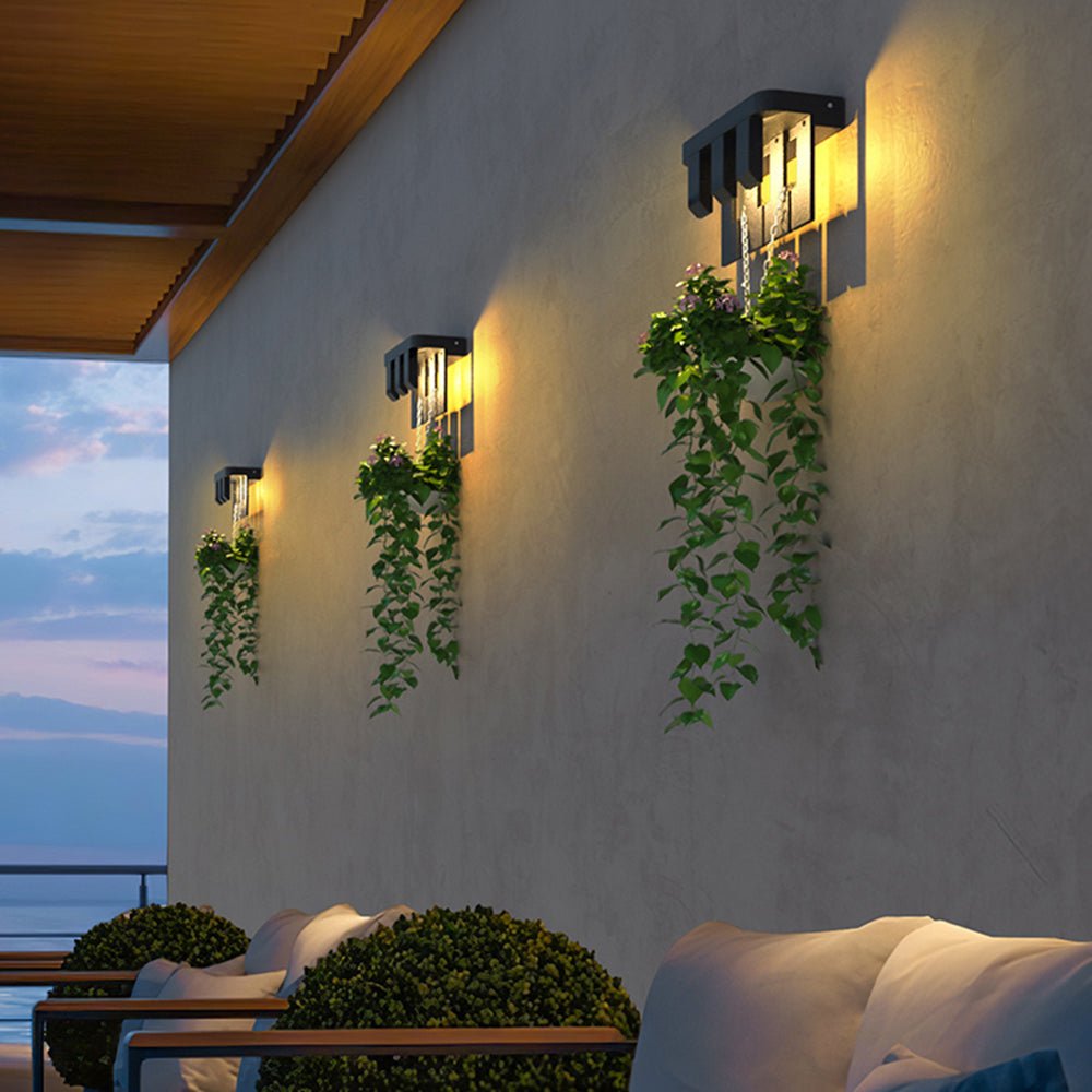 Illuminez votre Jardin avec Cette Lampe Murale Solaire Chaleureuse