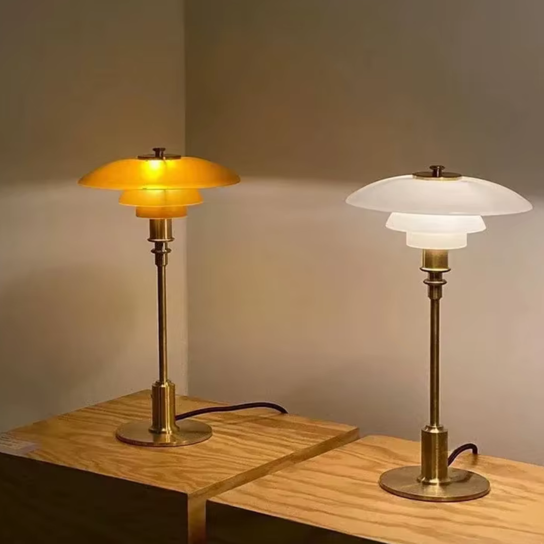 GlanzHaven table lamp