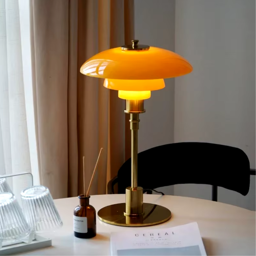 GlanzHaven table lamp