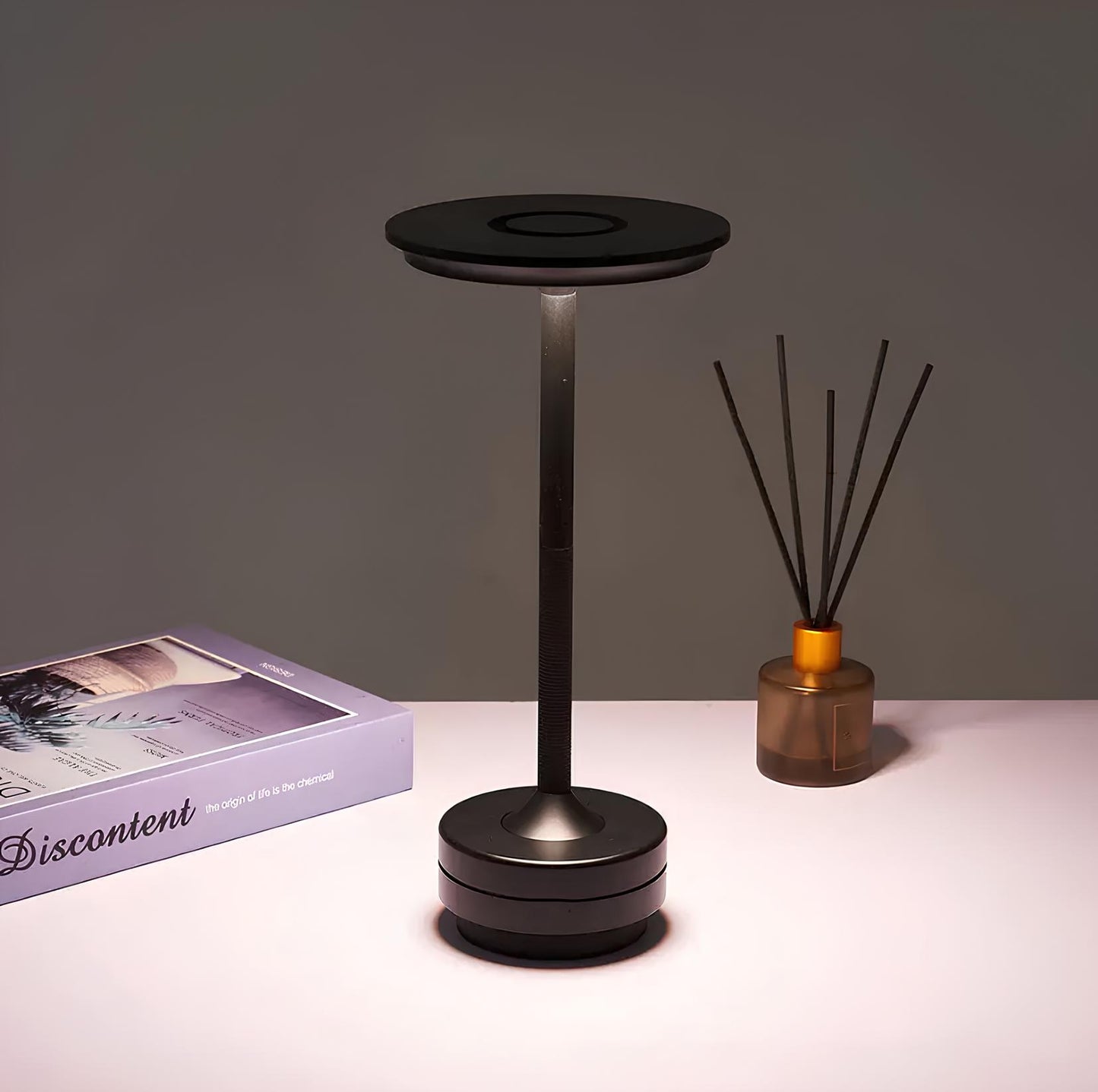 Rechargeable dimmable lamp - Touch