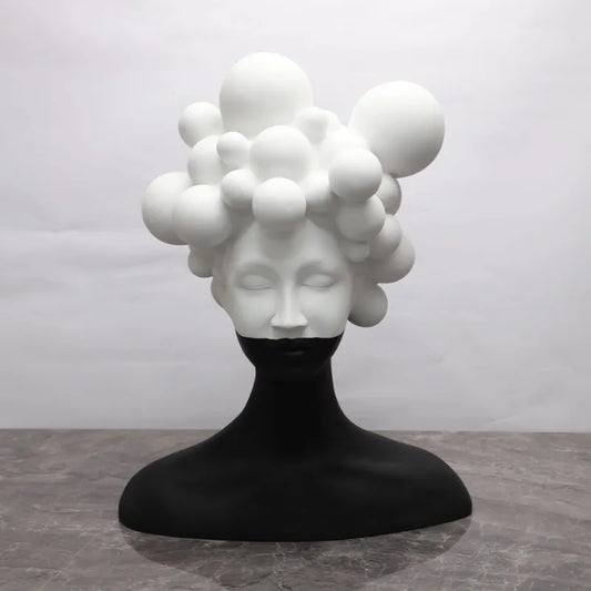 Die Frau mit Blasen - Künstlerische Skulptur