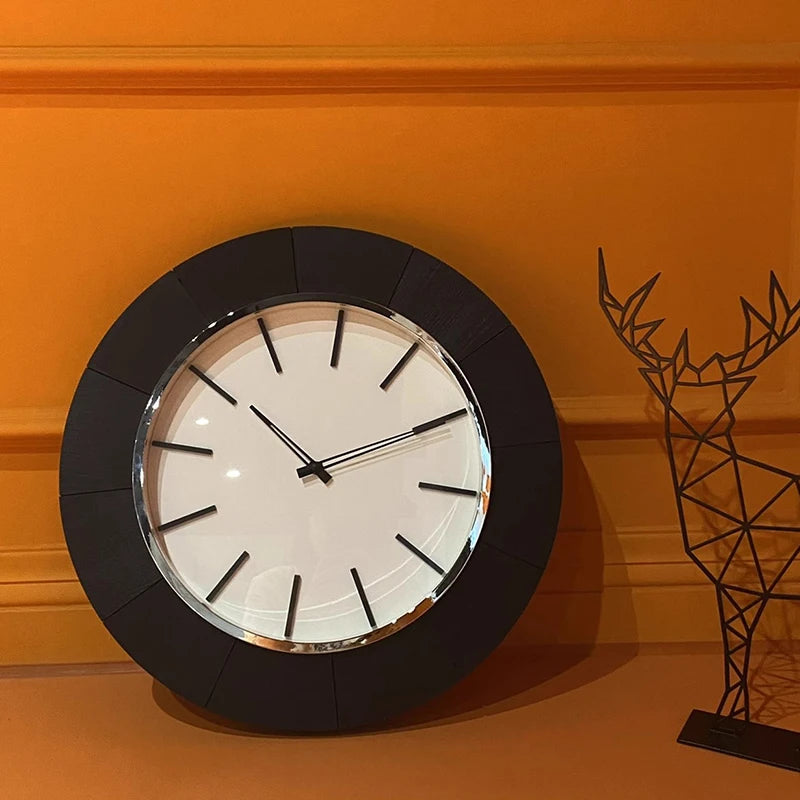 Horloge moderne noir et blanche - 50 cm