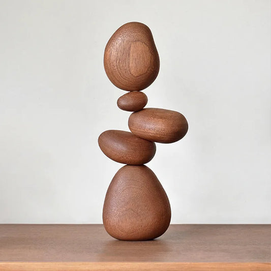 Das Gleichgewicht von Steinen – Holz und Magnet