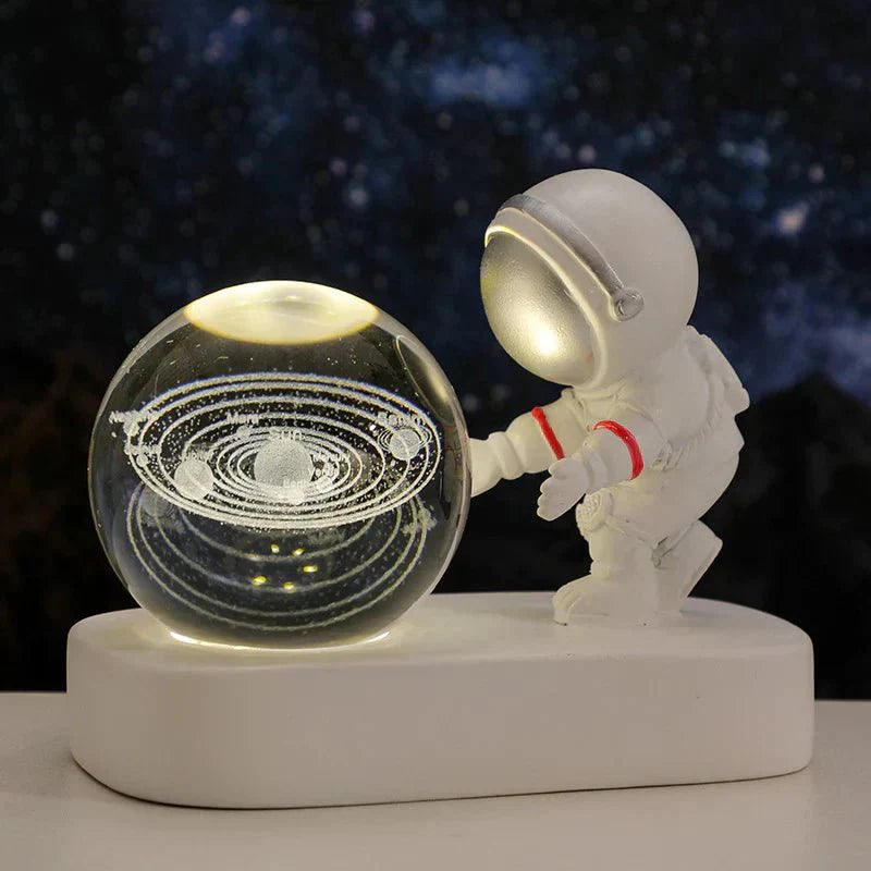 Astronaut night light - LED crystal lamp with sonnensystem design