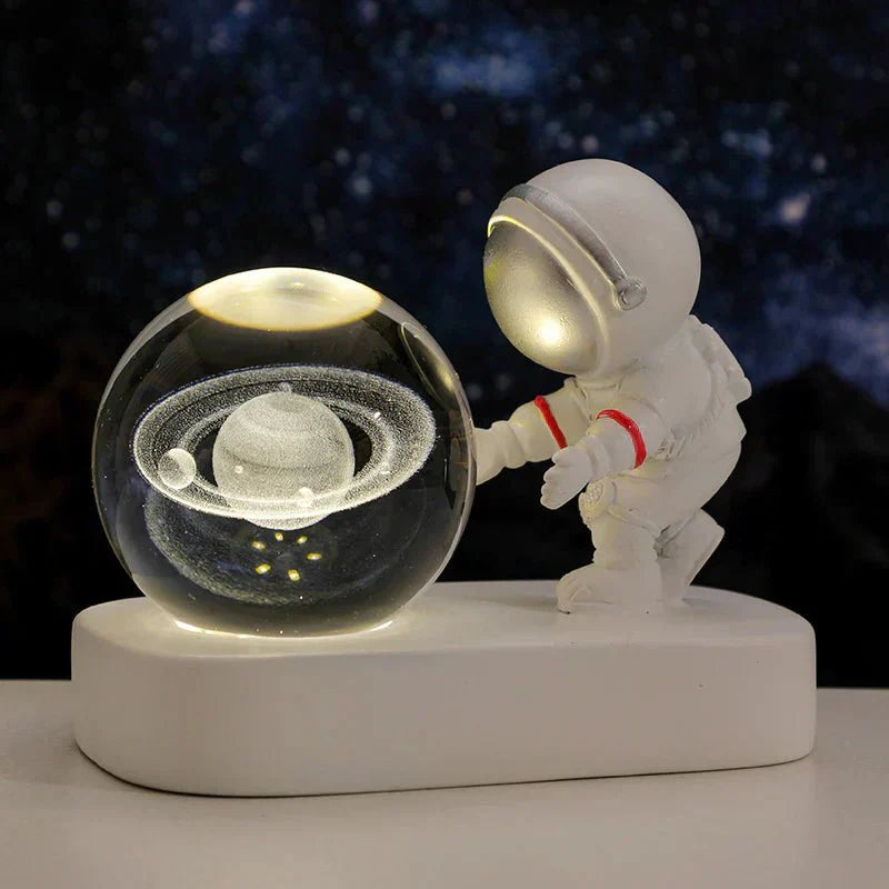 Astronaut night light - LED crystal lamp with sonnensystem design