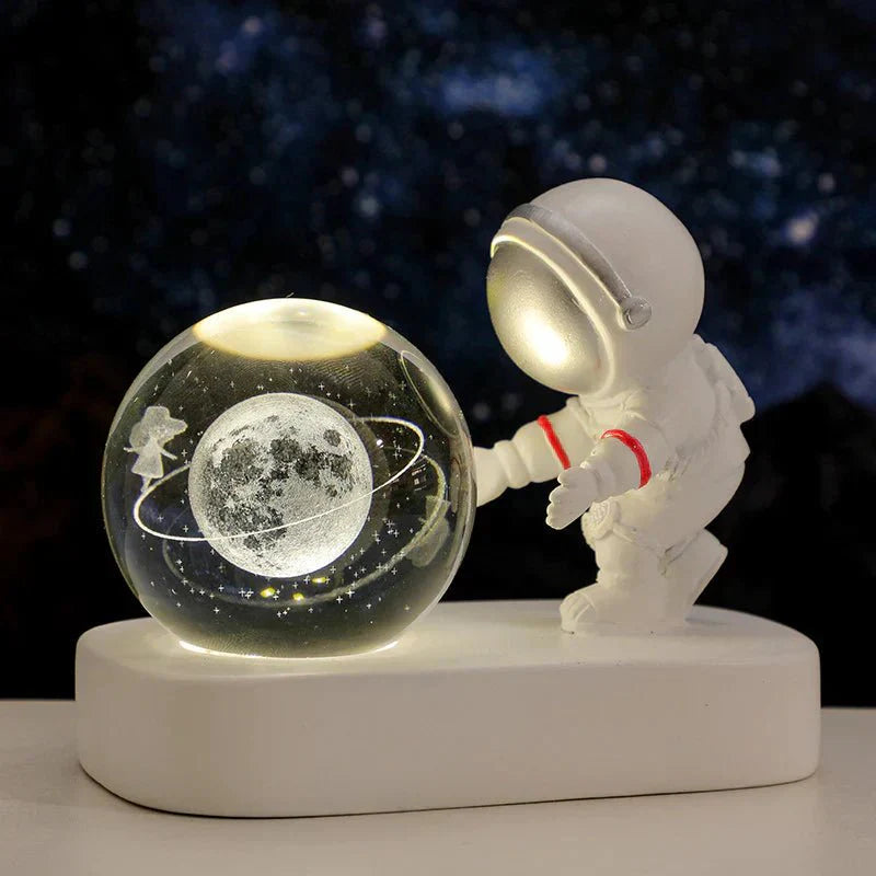 Astronaut night light - LED crystal lamp with sonnensystem design