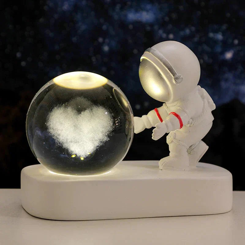 Astronaut night light - LED crystal lamp with sonnensystem design