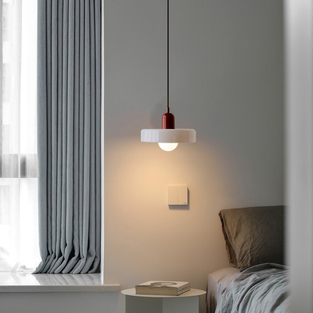 Bauhaus Pendelleuchte – Stilvolles Design aus Buntglas