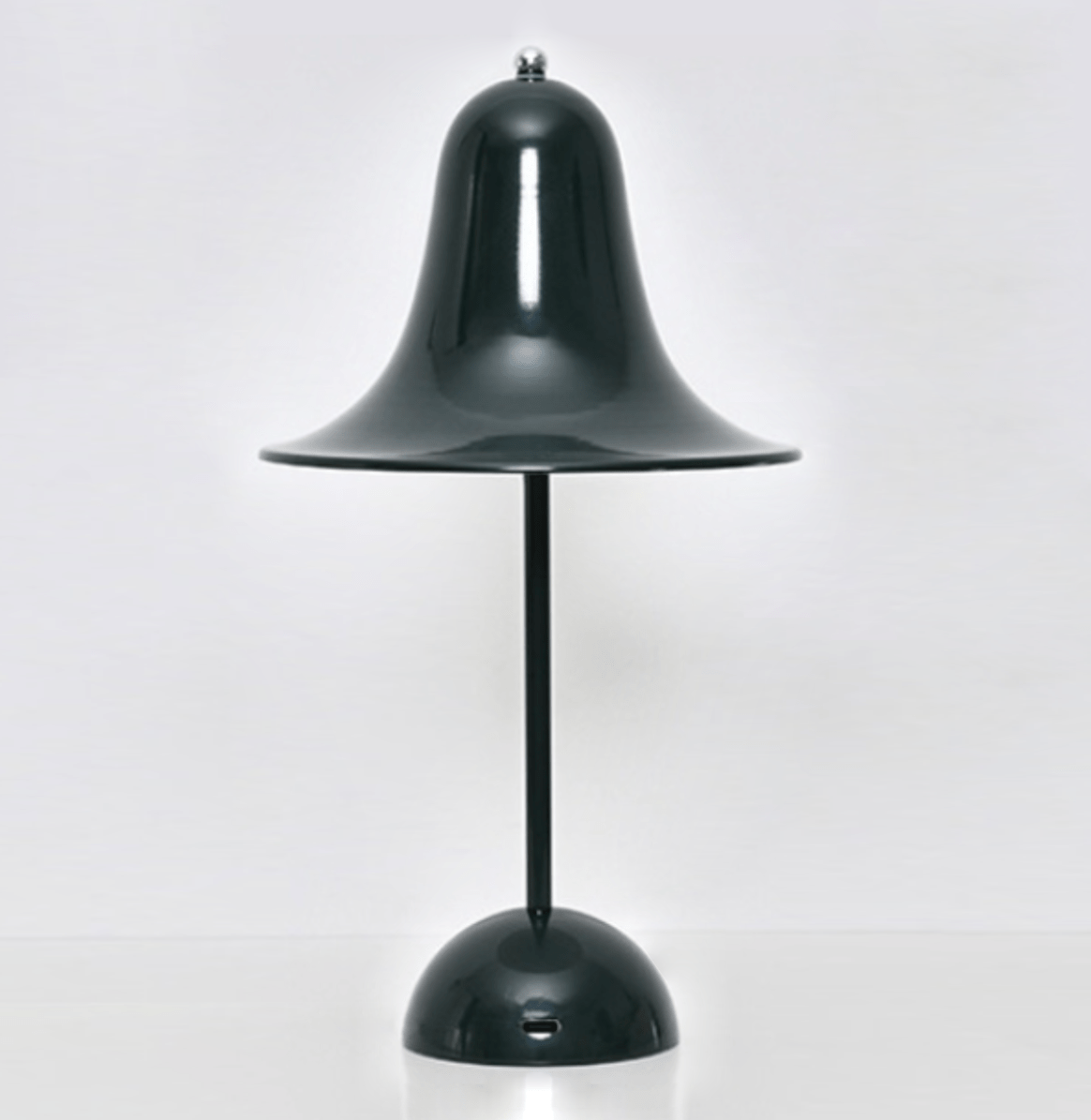 Kabellose Tischlampe im klassischen Design