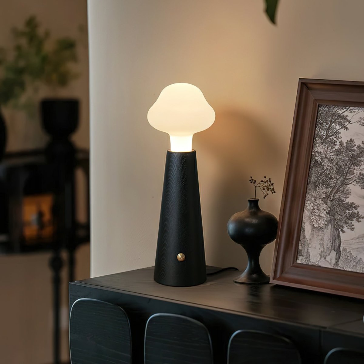 Wolflight table lamp