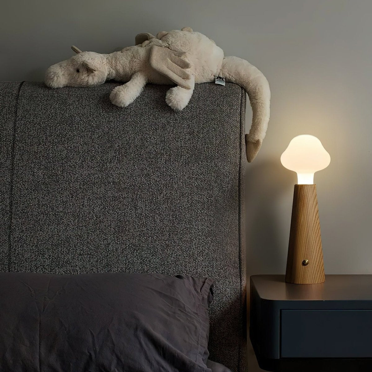 Wolflight table lamp