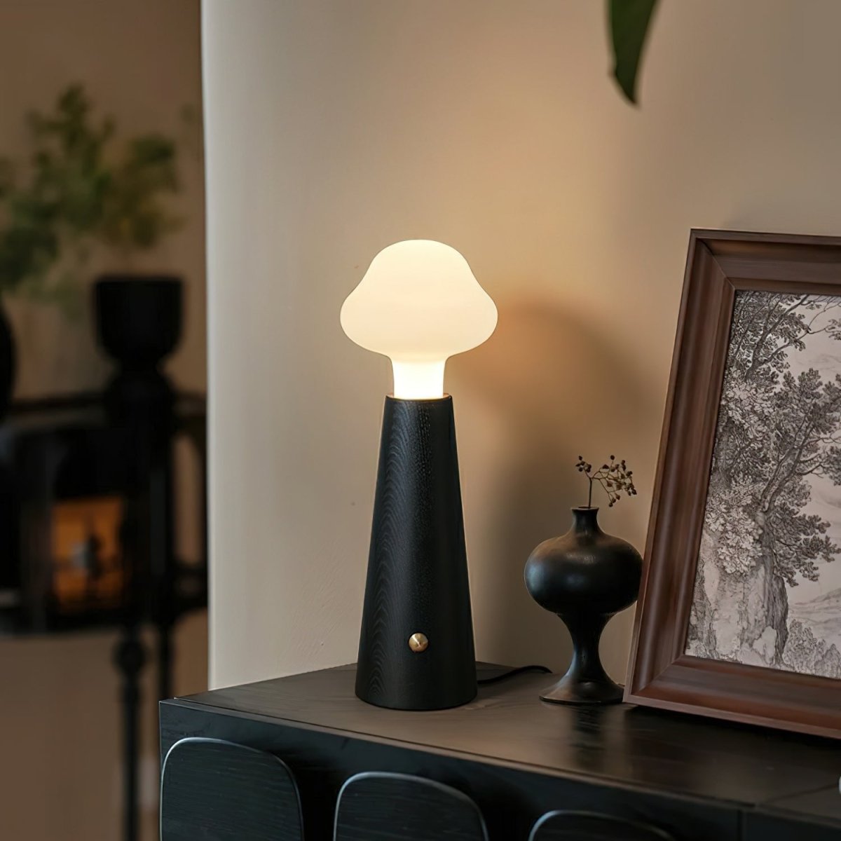 Wolflight table lamp