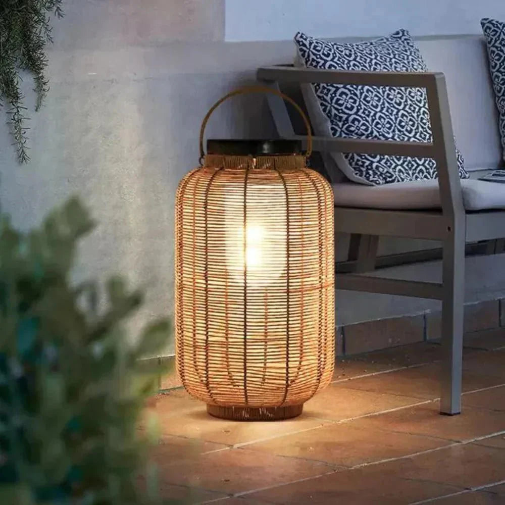 Vagabundierende Eleganz: Boho Solar Stehlampe für den Garten