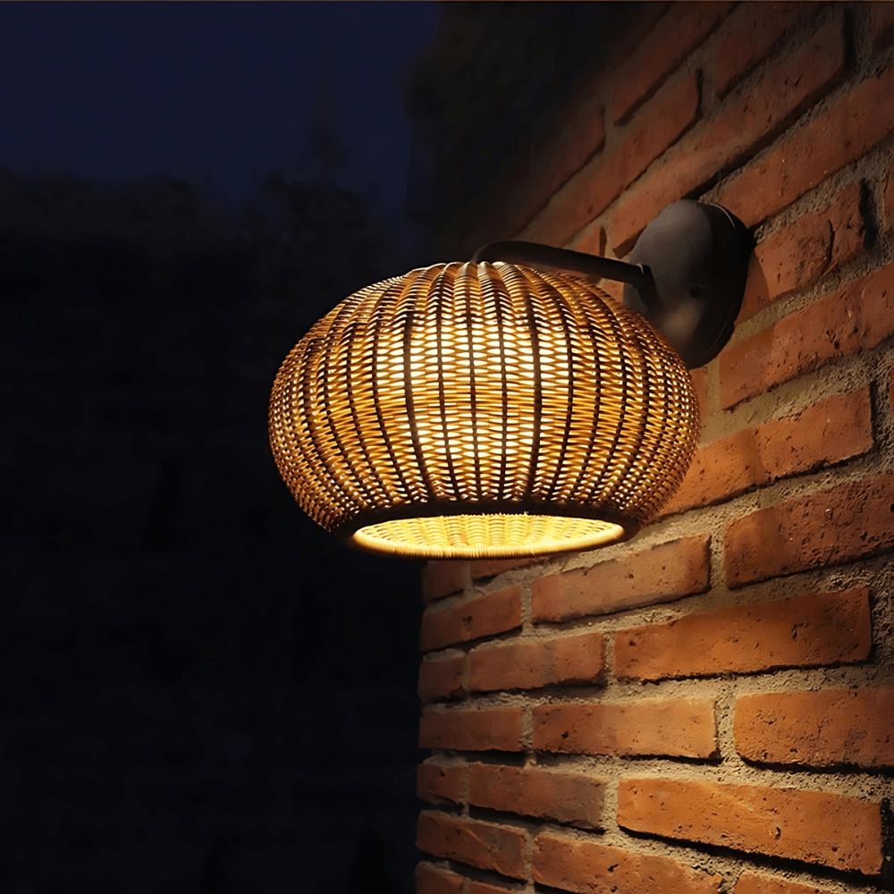 Wilde Strahlung Rattan-Wandlampe