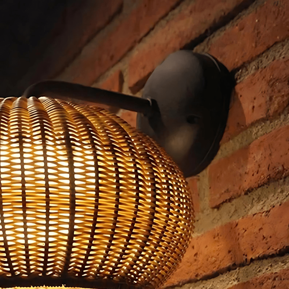 Wilde Strahlung Rattan-Wandlampe