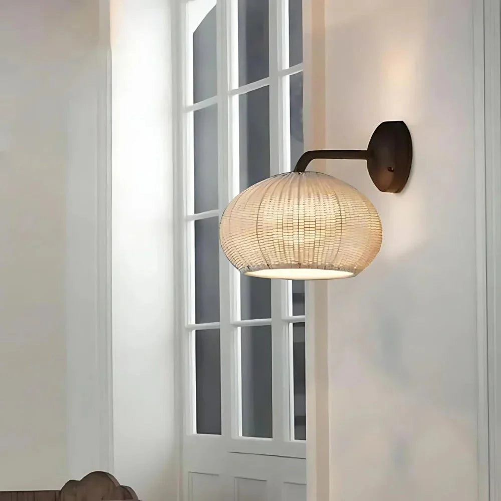 Wilde Strahlung Rattan-Wandlampe