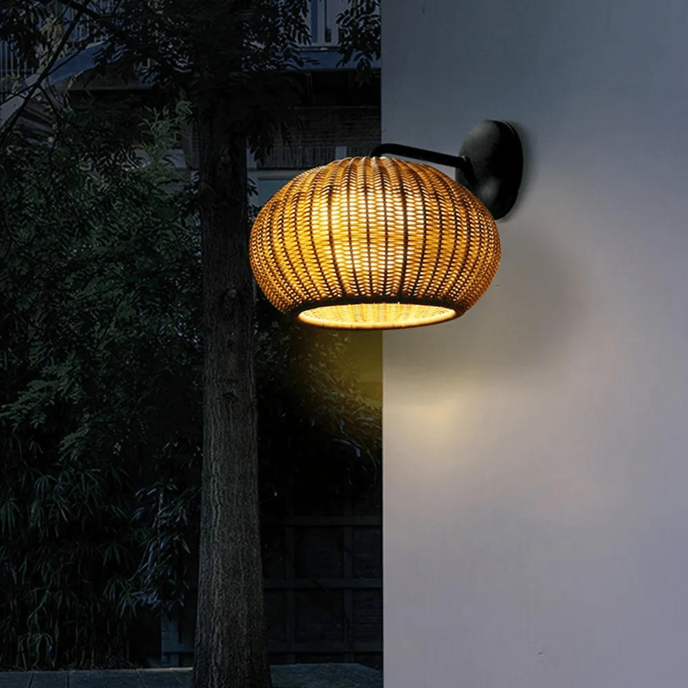 Wilde Strahlung Rattan-Wandlampe