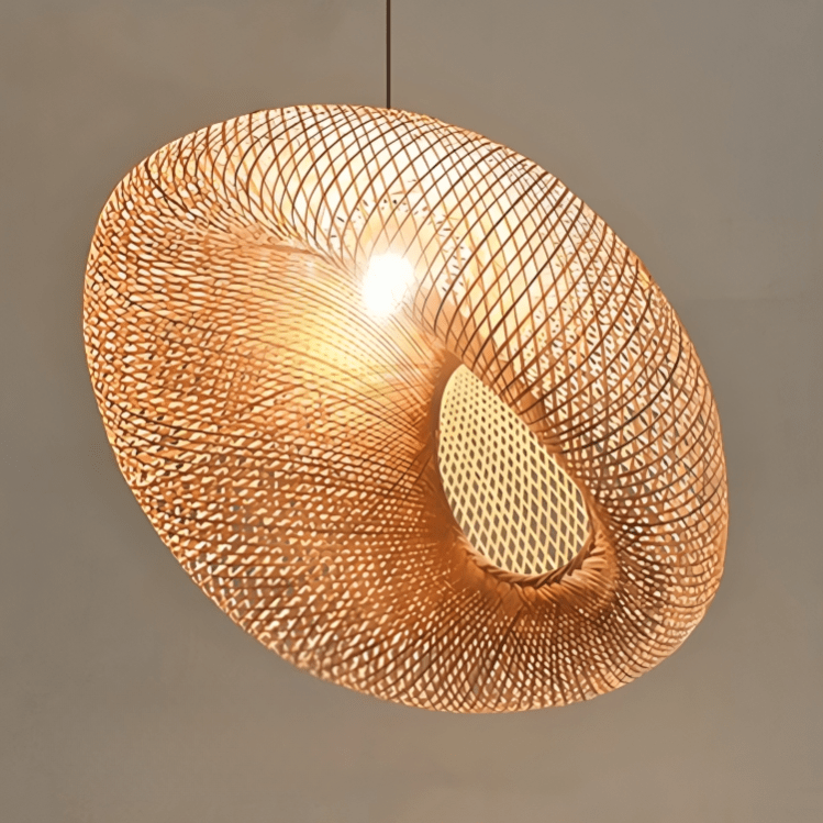 Design-Hängelampe aus Rattan