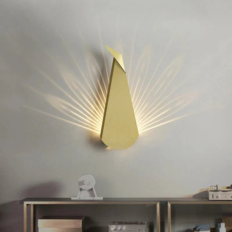 EleganteLicht - Moderne LED-Wandlampe mit Pfauendesign