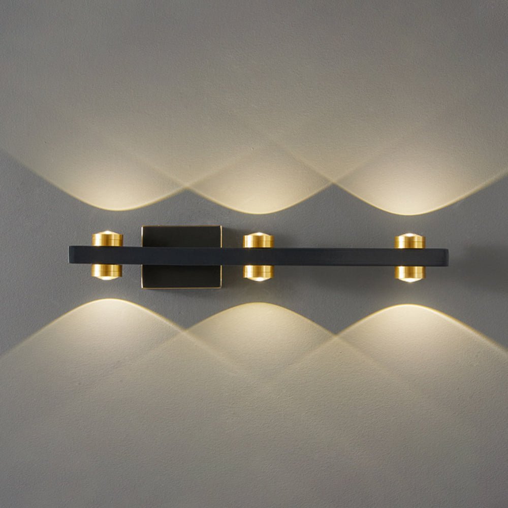 Freja - Moderne LED-Wandleuchte, Schwarz/Gold, Metall, Ideal für Badezimmer