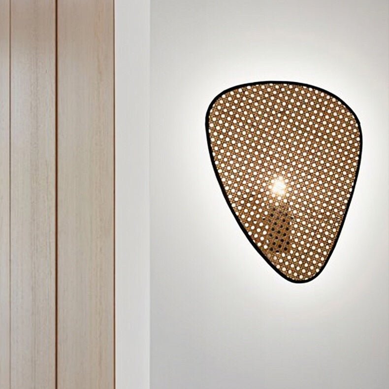 Hand-operated bamboo wall lamp with rattan crown light