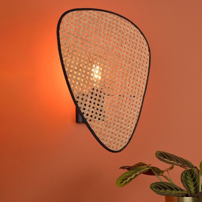 Hand-operated bamboo wall lamp with rattan crown light