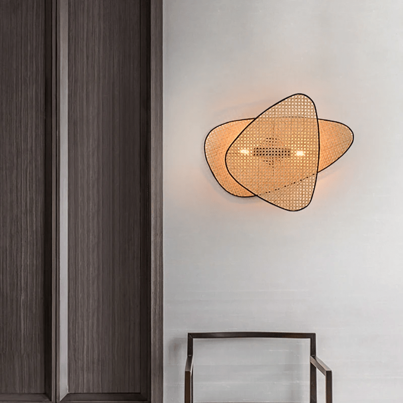 Hand-operated bamboo wall lamp with rattan crown light