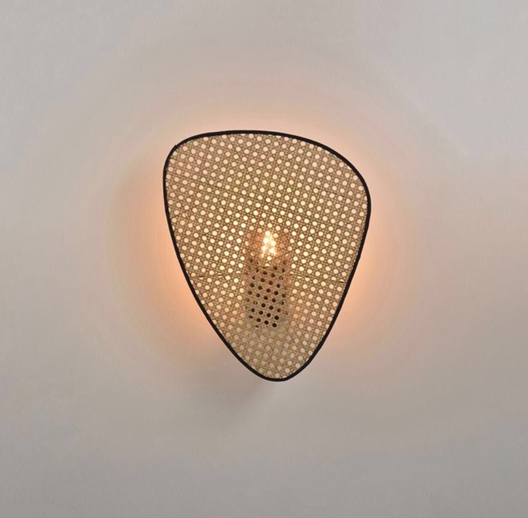 Hand-operated bamboo wall lamp with rattan crown light