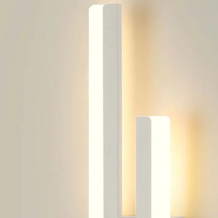 LineGlow – Moderne LED-Wandleuchte mit langem Lichtstreifen-Design