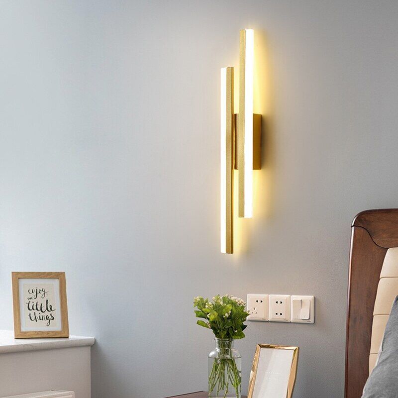 LineGlow – Moderne LED-Wandleuchte mit langem Lichtstreifen-Design