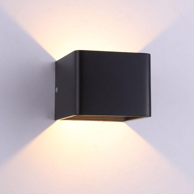 LuxorLight – Quadratische LED-Wandlamp aus Aluminum