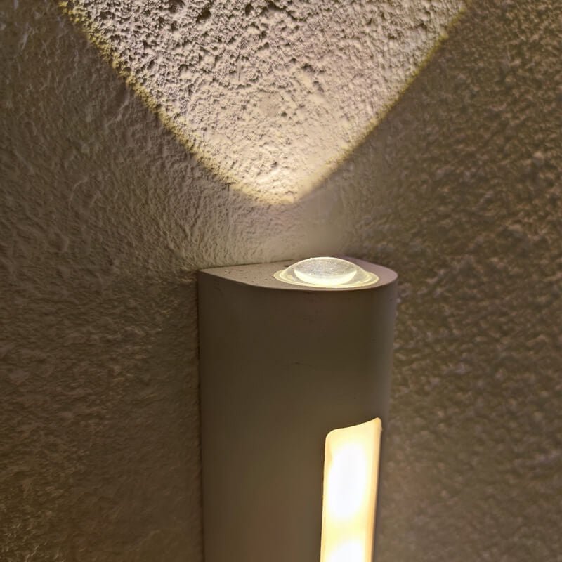 Moderne LED Außenwandlampe mit Zylindrischem Design