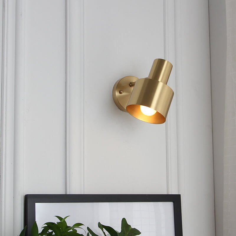 Modern minimalist golden metal wall lamp