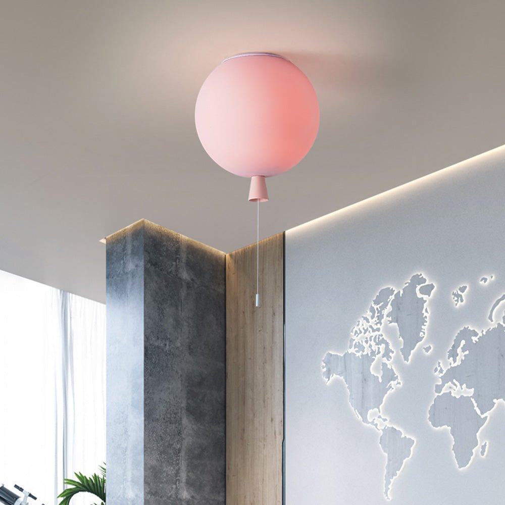 Verspielte LED-Deckenlampe im Ballon-Design von Nova Design