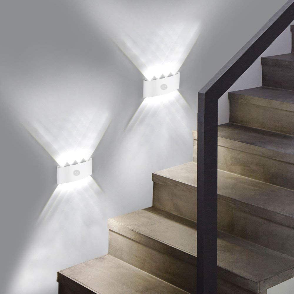 Moderne LED-Up-Down-Wandleuchte aus Metall und Acryl für Innen- und Außenbereich