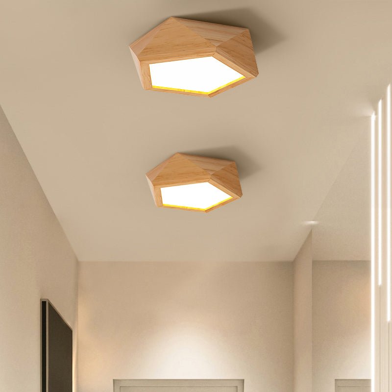 Moderne Holz-Deckenleuchte PentagonLED mit LED-Beleuchtung für Flure