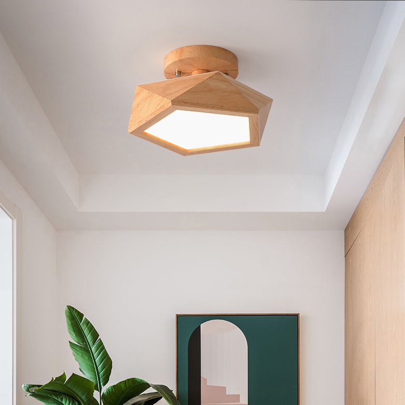 Moderne Holz-Deckenleuchte PentagonLED mit LED-Beleuchtung für Flure