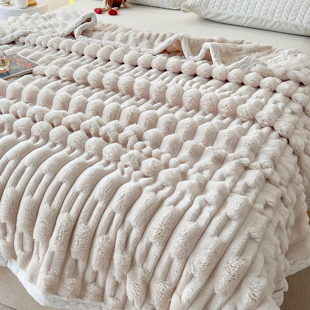 EleganzKuscheln | Luxuriöse Plüschdecke für Stilvolles Zuhause